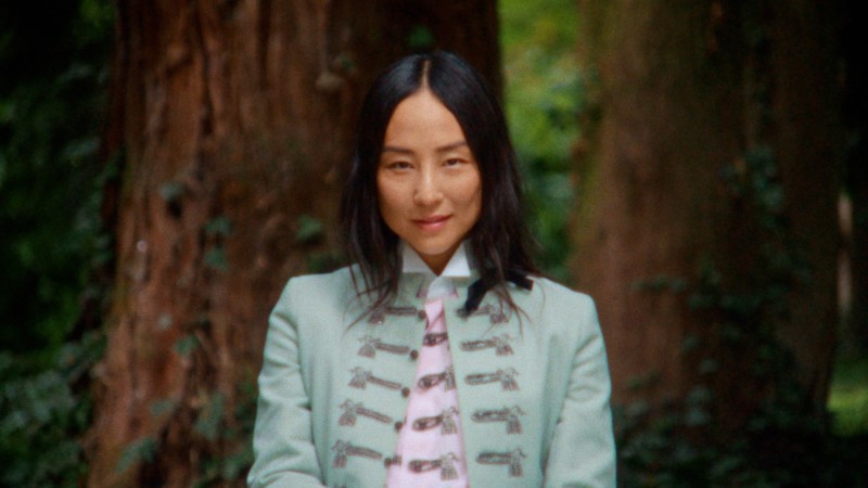 greta_lee__ladydior_v20-logo_16-9.00_00_00_00.still001