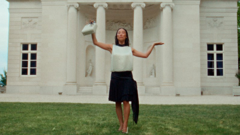 greta_lee__ladydior_v20-logo_16-9.00_00_11_17.still006