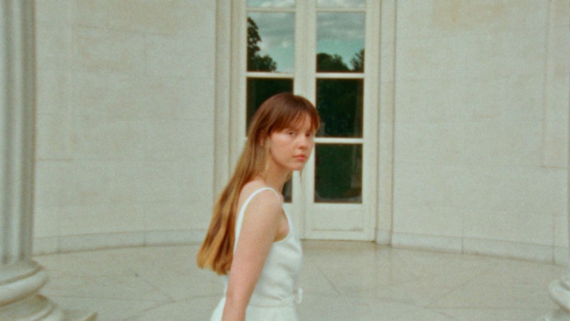 mia_goth__ladydior_v16-logo_16-9.00_00_33_08.still028