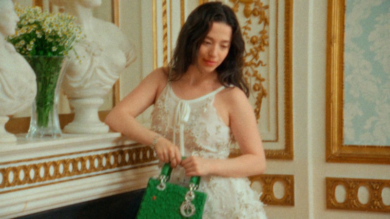 mikey_madison__ladydior_v21-logo_16-9.00_00_43_16.still025