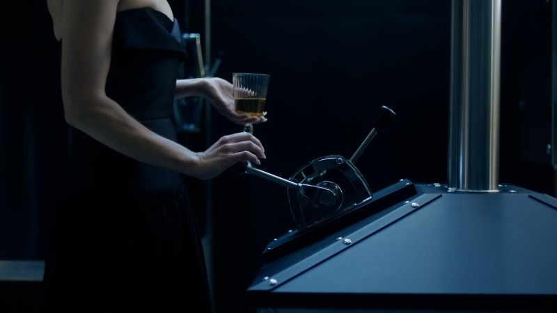 irresistible-directors-cut.00_00_27_00.still012-grande